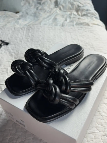 By Malene Birger Knotta-skinnsandaler