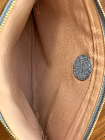 Coccinelle-skinnhandväska NWOT