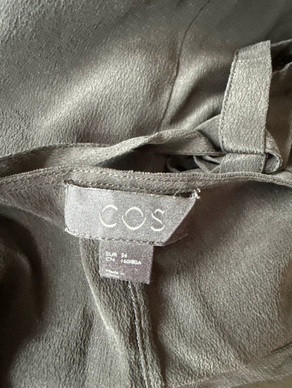 Cos-sidenklänning