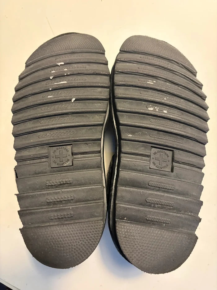 Dr. Martens Voss-skinnsandaler