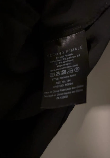 Second Female-blus