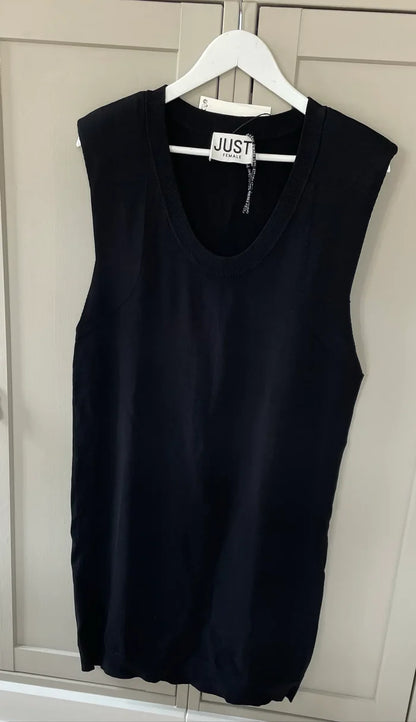 Second Female Manta Knit-väst NWT