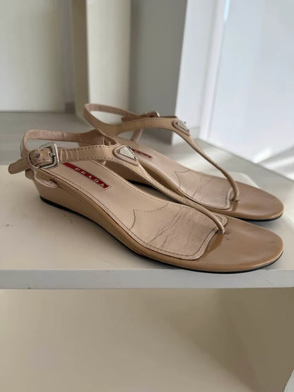 Prada-skinnsandaler