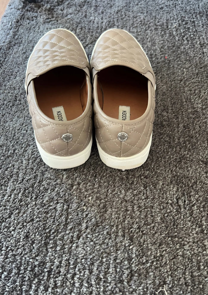 Steve Madden-skinnsneakers